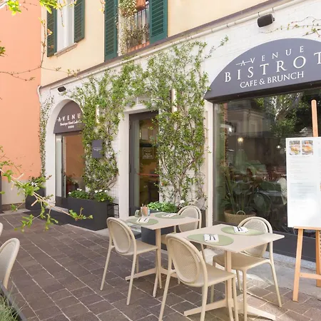 Отель Avenue Boutique 4*