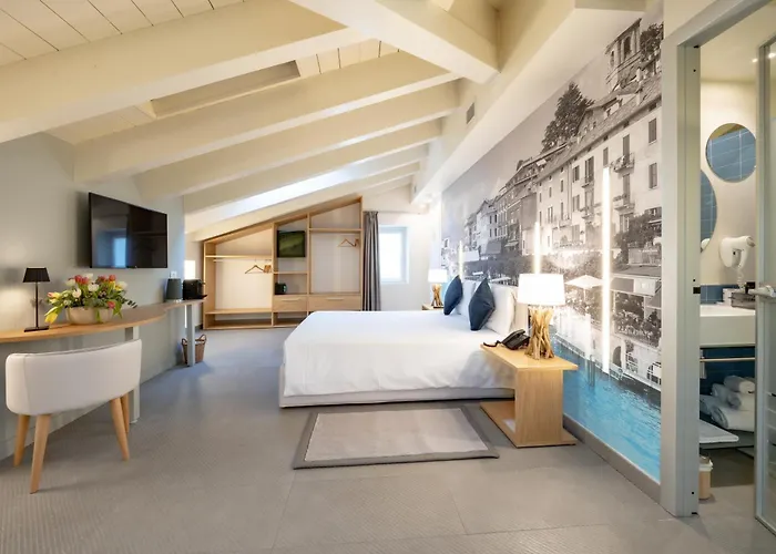 Отель Avenue Boutique 4*