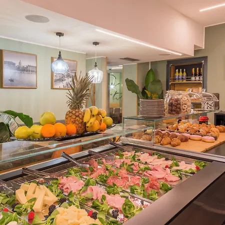 מלון Avenue Boutique 4*